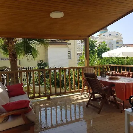 Holiday home Luxury Side